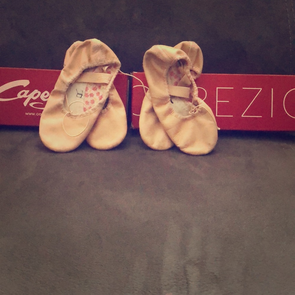 Capezio girls size 13 and 13.5 ballet shoes